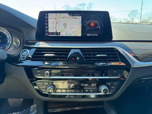 Used 2019 BMW 530i xDrive w/ Convenience Package image 13