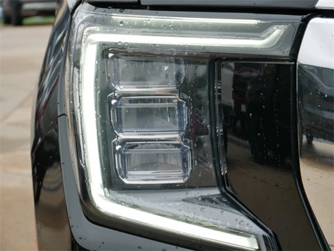 Used 2023 GMC Yukon XL SLT image 10