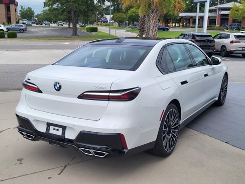 New 2025 BMW 760i xDrive image 2
