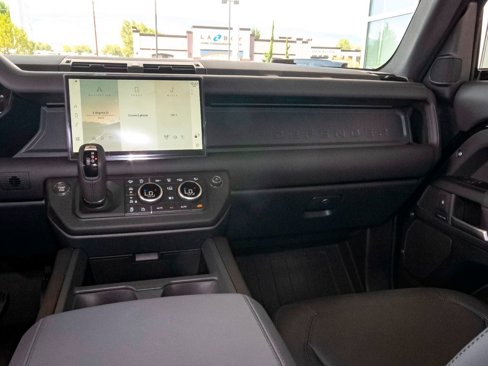 New 2025 Land Rover Defender 110 S image 41