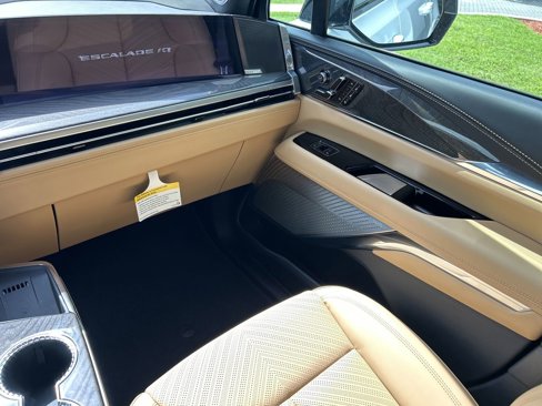 New 2026 Cadillac Escalade IQ Sport 2 image 17