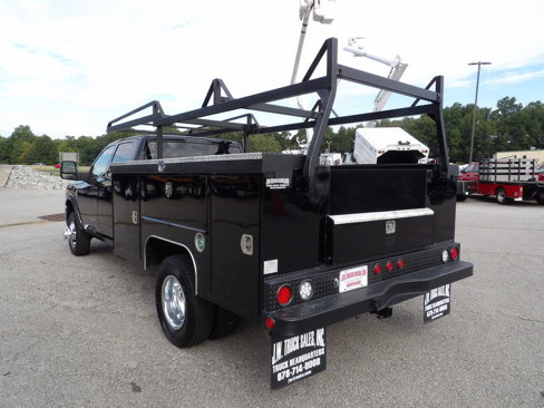Used 2024 RAM 3500 Tradesman w/ Chrome Appearance Group image 5