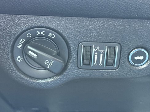 Used 2019 Dodge Challenger R/T w/ Driver Convenience Group image 20