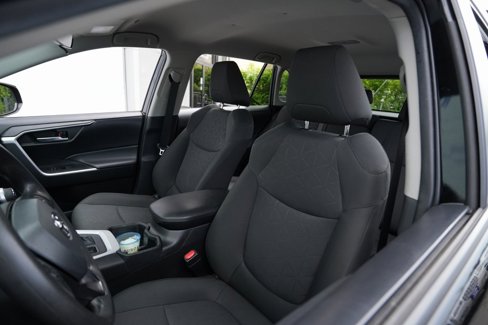 Used 2023 Toyota RAV4 XLE image 21