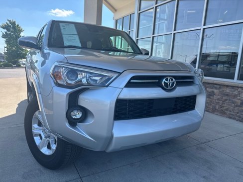 Used 2024 Toyota 4Runner SR5 image 1