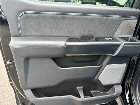 New 2025 Ford F250 Platinum w/ FX4 Off-Road Package image 8