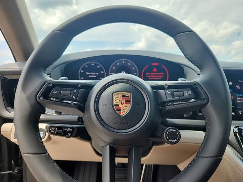 New 2025 Porsche Panamera 4 image 17
