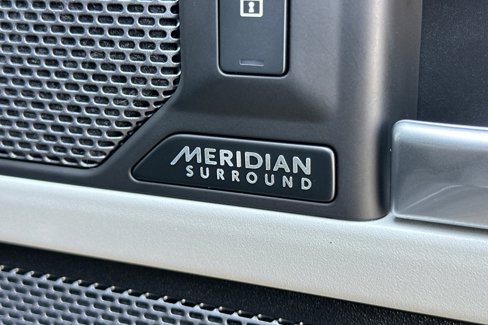 Used 2023 Land Rover Defender 110 SE image 20