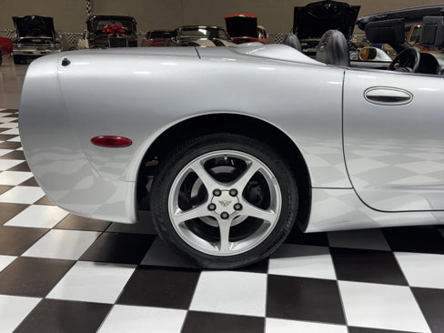 Used 2002 Chevrolet Corvette Convertible w/ Preferred Equipment Group2 image 18