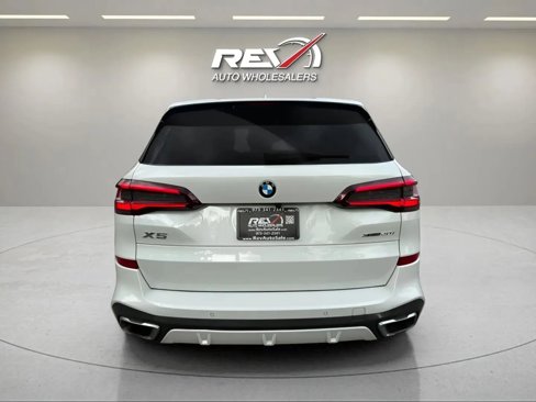 Used 2021 BMW X5 xDrive40i w/ M Sport Package image 4