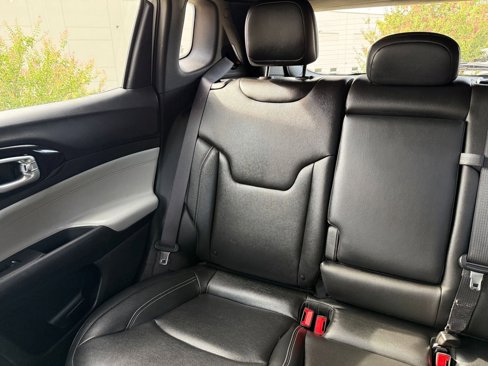 Used 2025 Jeep Compass Limited image 65