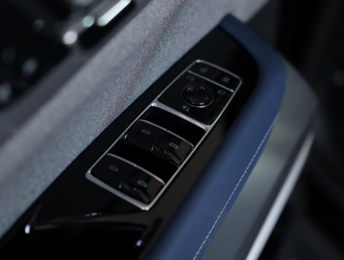 New 2026 Cadillac Vistiq Premium Luxury image 32