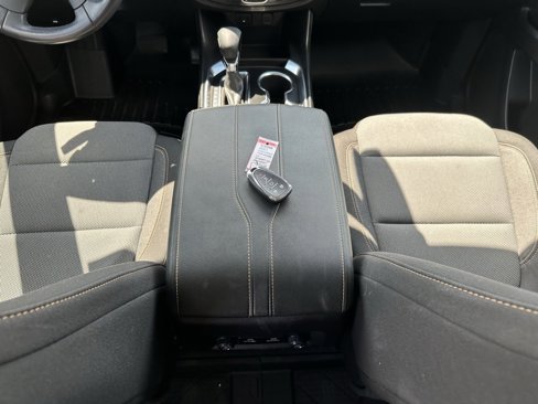 Used 2021 Chevrolet Traverse LT image 22