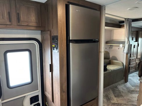 Used 2019 Ford E-450 and Econoline 450 Super Duty w/ Motorhome Prep Package image 33
