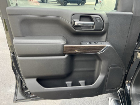 Used 2021 Chevrolet Silverado 1500 RST image 12