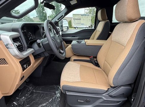New 2025 Ford F250 XLT w/ F-250 >10K GVWR Package image 11