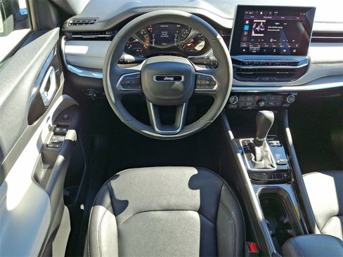 Used 2024 Jeep Compass Limited image 21