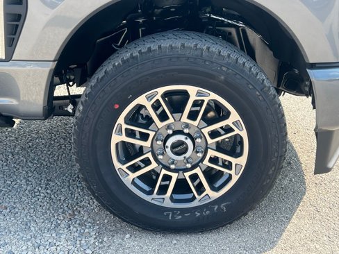 New 2025 Ford F250 Platinum w/ Platinum Plus Package image 10