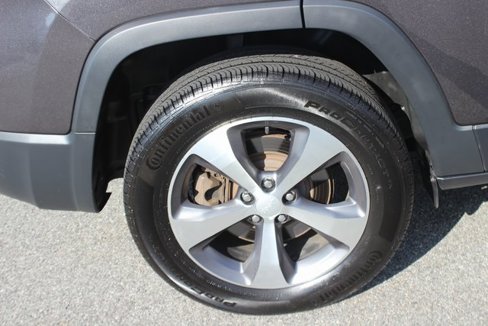 Used 2020 Jeep Cherokee Limited image 35