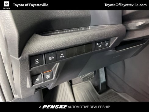 Certified 2025 Toyota Sienna XSE image 30