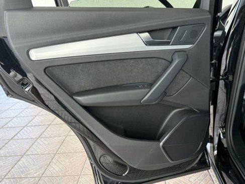 Used 2021 Audi SQ5 Premium w/ Convenience Package image 26