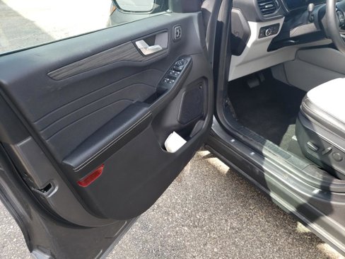 Used 2024 Ford Escape SE w/ PHEV Premium Package image 15