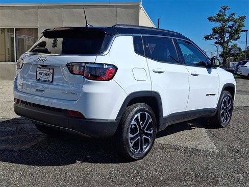Used 2024 Jeep Compass Limited image 25