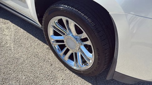 Used 2015 Cadillac Escalade Premium image 8