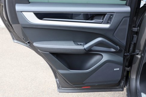 Used 2024 Porsche Cayenne Coupe image 37