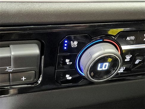 Used 2025 Chevrolet Silverado 1500 High Country w/ Technology Package image 27