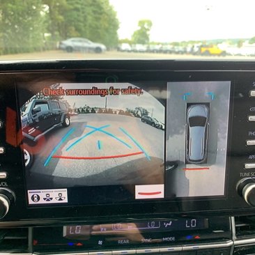 Used 2022 Toyota Sienna Platinum image 5
