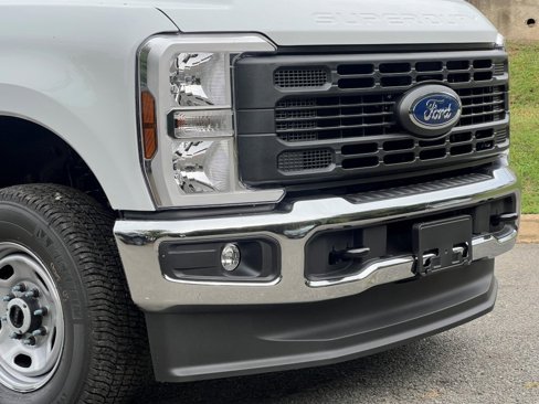 New 2026 Ford F250 XL image 2