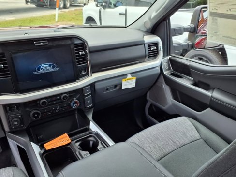 New 2025 Ford F250 XLT w/ Black Appearance Package image 11
