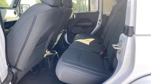 Used 2024 Jeep Wrangler Unlimited Sahara image 9