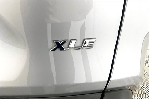 Used 2019 Toyota RAV4 XLE image 14