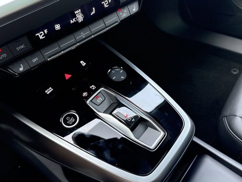 New 2025 Audi Q4 e-tron Prestige image 19