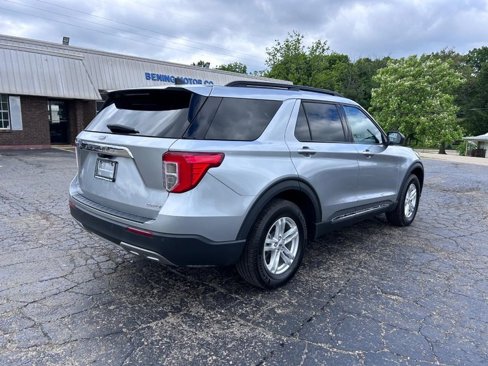 Used 2023 Ford Explorer XLT w/ Equipment Group 202A image 3