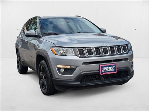 Used 2018 Jeep Compass Latitude image 3