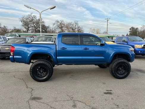 Used 2017 Toyota Tacoma TRD Off-Road w/ Tow Package image 4