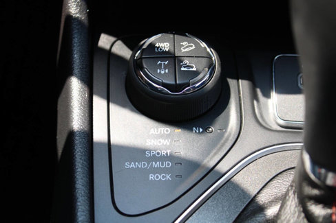 Used 2020 Jeep Cherokee Trailhawk image 46