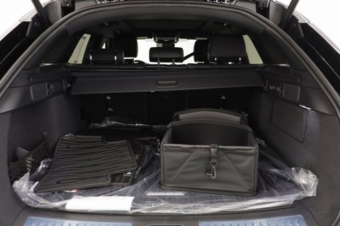 New 2026 Land Rover Range Rover Velar Dynamic SE image 17