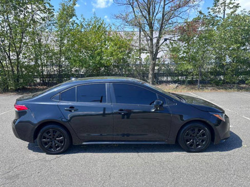 Used 2020 Toyota Corolla LE image 9