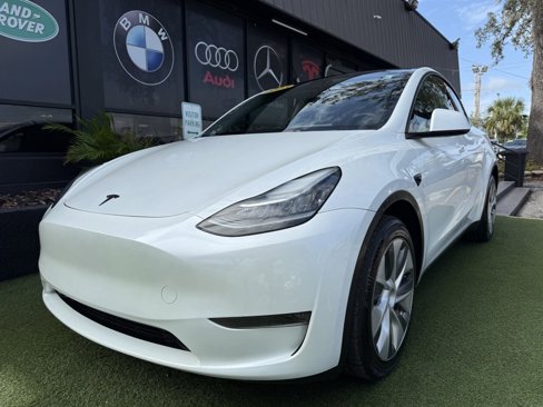 Used 2023 Tesla Model Y Long Range image 1