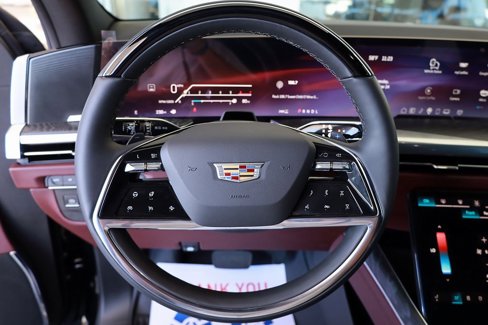 Used 2025 Cadillac Escalade Sport w/ Touring Package image 13