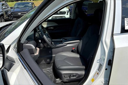 New 2025 Toyota Grand Highlander AWD image 9