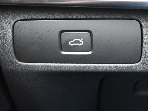 Used 2024 Volvo XC90 B6 Plus w/ Protection Package Premier image 28