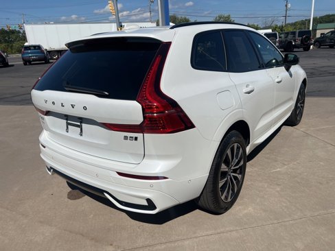 Certified 2025 Volvo XC60 B5 Plus image 5