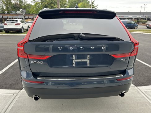 Used 2021 Volvo XC60 T5 Momentum w/ Premium Package image 28