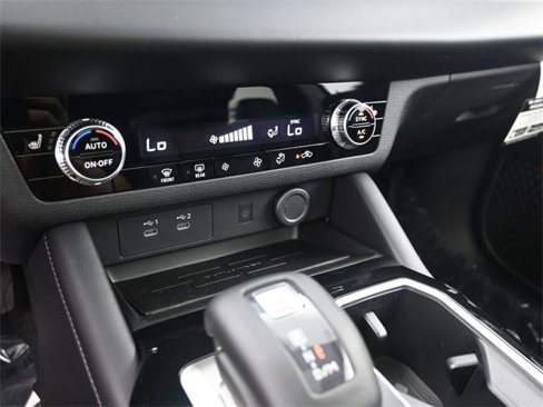 New 2025 Mitsubishi Outlander SE image 12