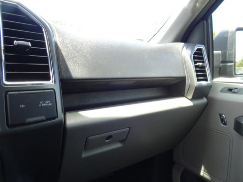 Used 2015 Ford F150 XLT w/ Equipment Group 302A Luxury image 32